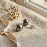Orecchini in oro con perle di Tahiti | Amy