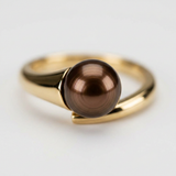 Anello- Perle coltivate d'acqua dolce- Diametro rotondo 8-9 mm Cioccolato- Misura 48 (EU)- Oro giallo
