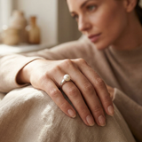 Anello con perla coltivata bianca | Irina
