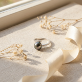 Anello- Perle di Tahiti- Diametro tondo 8-9 mm- Oro bianco- Diamanti