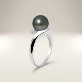 Anello in oro bianco con perla di Tahiti | Già