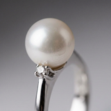 Anello in oro e perla di Tahiti | Alessandra