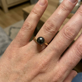 Anello- Perle Coltivate- Rotonde 8-9 mm Nero Tahiti- Oro Giallo