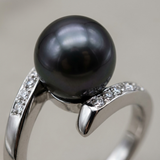 Anello- Perle coltivate rotonde 8-9 mm Nero Tahiti- Oro bianco- Diamanti
