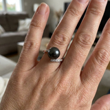 Anello- Perle coltivate rotonde 8-9 mm Nero Tahiti- Oro bianco- Diamanti