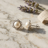 Orecchini - Perle coltivate d'acqua dolce bianche a forma di fiore - Argento 925 millesimi