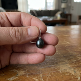Orecchini in argento e perle coltivate nere | Diana