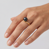 Anello- Perle coltivate d'acqua dolce- Diametro rotondo 7-8 mm Nero Tahiti- Misura 48 (EU)- Oro giallo