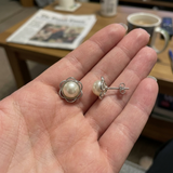 Orecchini - Perle coltivate d'acqua dolce bianche a forma di fiore - Argento 925 millesimi