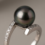 Anello- Perle di Tahiti- Diametro tondo 8-9 mm- Oro bianco- Diamanti