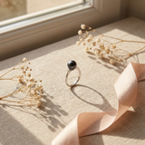 Anello in oro con diamante e perla di Tahiti | Alessandra