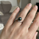 Anello- Perle coltivate di Tahiti- Diametro rotondo 8-9 mm- Oro bianco- Diamanti