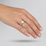 Anello- Perle coltivate d'acqua dolce- Rotonde 8-9 mm Bianche- Oro bianco- Diamanti