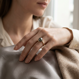 Anello in oro giallo e perla nera di Tahiti