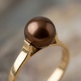 Anello- Perle coltivate d'acqua dolce- Diametro rotondo 7-8 mm Cioccolato- Misura 48 (EU)- Oro giallo