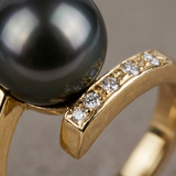 Anello- Perle coltivate d'acqua dolce- Diametro rotondo 8-9 mm Nero Tahiti- Oro giallo- Diamanti