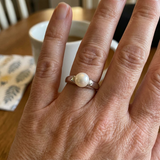 Anello con perla coltivata bianca | Irina
