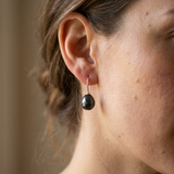 Orecchini in argento e perle coltivate nere | Diana