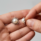 Orecchini - Perle coltivate d'acqua dolce bianche a forma di fiore - Argento 925 millesimi