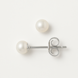 Orecchini - Bottone di perla d'acqua dolce coltivata 4-5 mm Bianca
